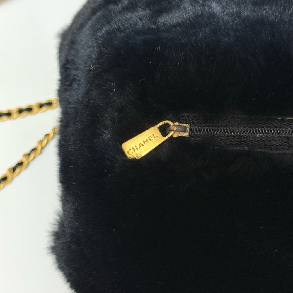 Vintage Chanel 01 Fall CC Logo Muff Black Fur Bag Black - Picture 10 of 15